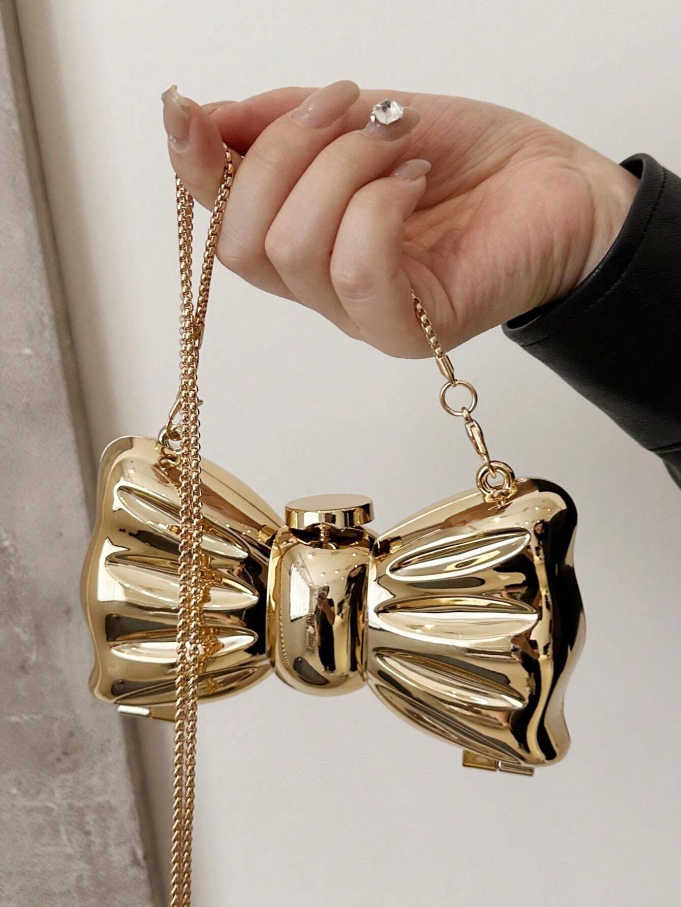 1Pc Acrylic Bow Shaped Mini Evening Bag, Women Fashion Chain Strap Crossbody Clutch Purse for Party and Date, Perfect for Party Wedding Prom Dinner/Banquet, Matching with Holiday Party Dress Evening Dress & Sequin Dress, Perfect Valentines Day Gift for Her, Perfectly Matching with New Years Outfit, Best Valentine'S Gift Choice Ever Valentines