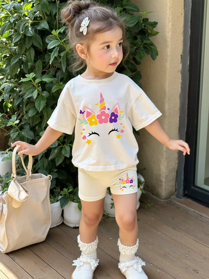 Young Girl round Neck Short Sleeve Heart Letter Print Top and Casual Street Style Shorts Set, Suitable for Summer